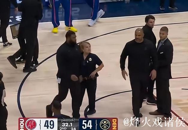 乌度卡：很久以来的最糟糕吹罚，主裁判表现得像追星族